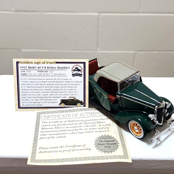 VINTAGE 1933 Model 40 V-8 Deluxe Roadster - Picture 5 of 5